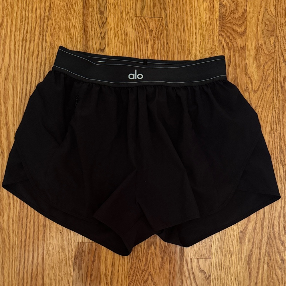 ALO Yoga Match Point Short